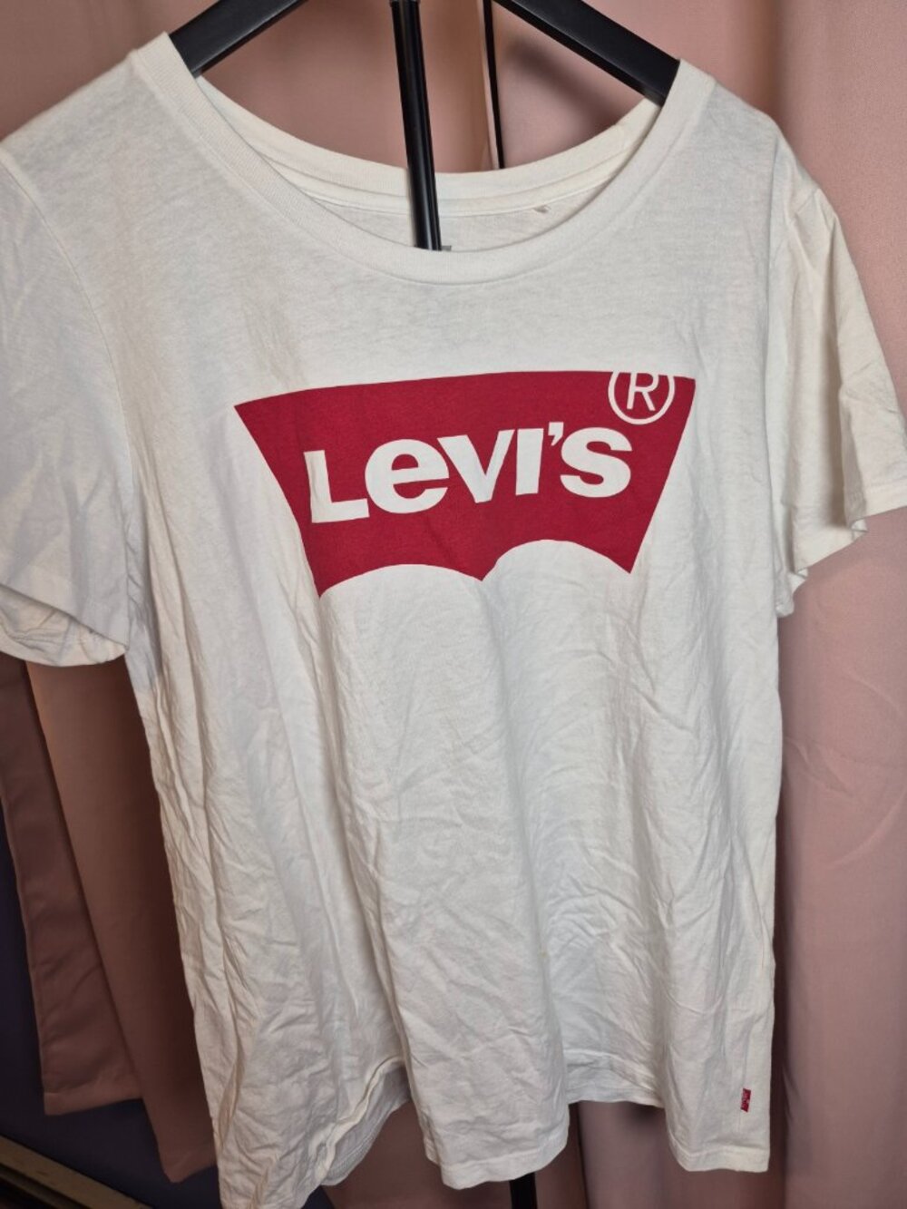 Levi’s Classic Batwing Logo Tee White Red Plus Size 1X